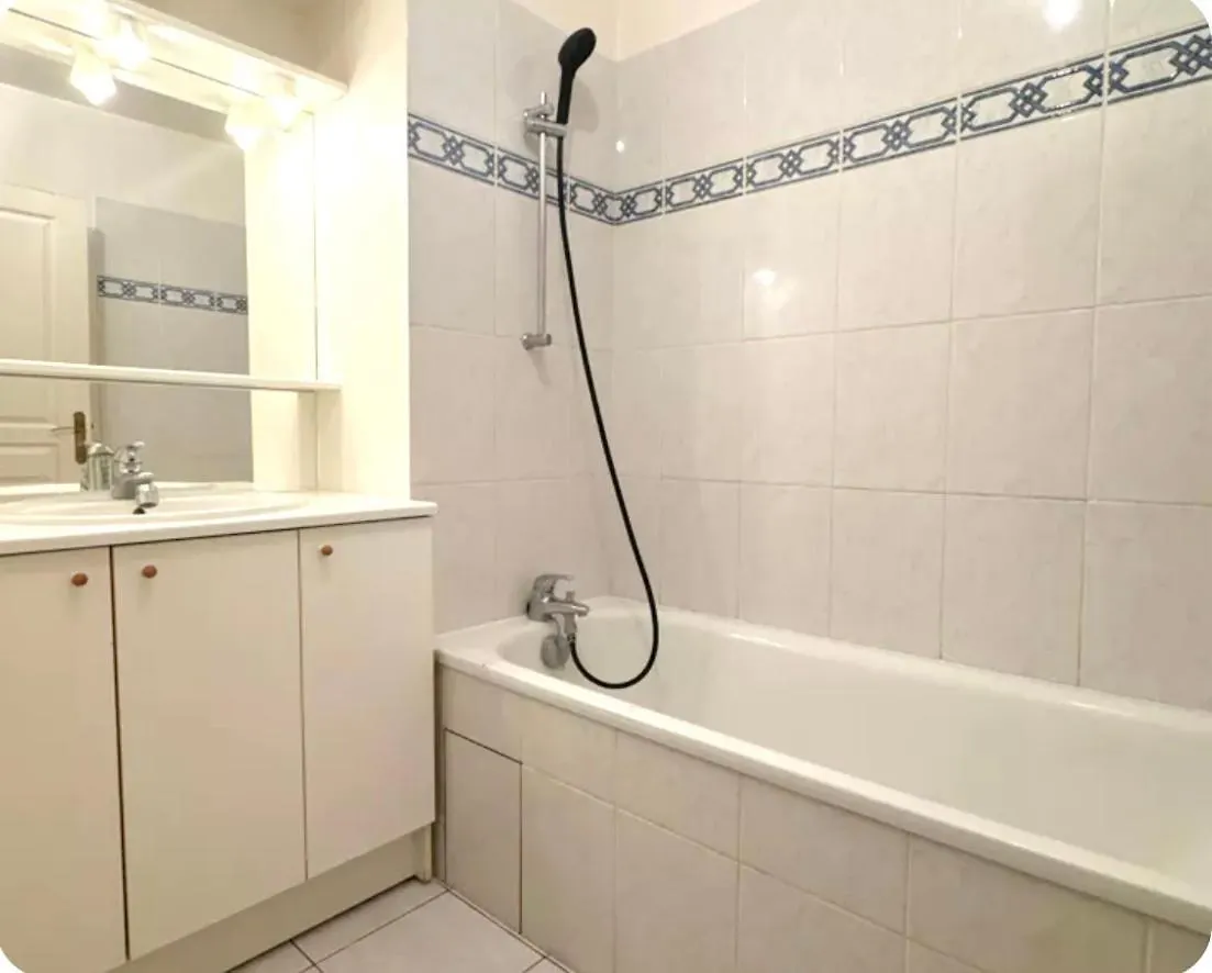 Fabulous Appartement For 4 Pers In Faidherbe Sreet In Front Of Lille Flandres Station